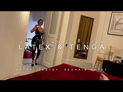 ❤️ Jaruma mai jajayen kaya sanye da rigar latex mai cin duri ❤❌ Batsa kawai ﹏